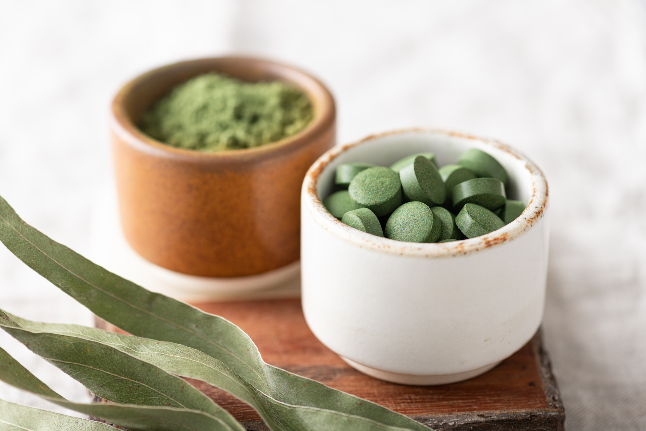 Chlorella pills and powder